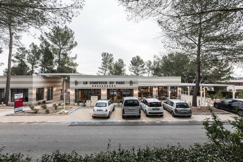 Le Comptoir du Parc accepte les chiens à Aix-en-Provence