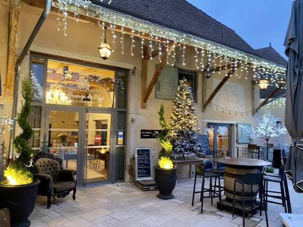 Domaine de Suzel accepte les chiens à Vignieu