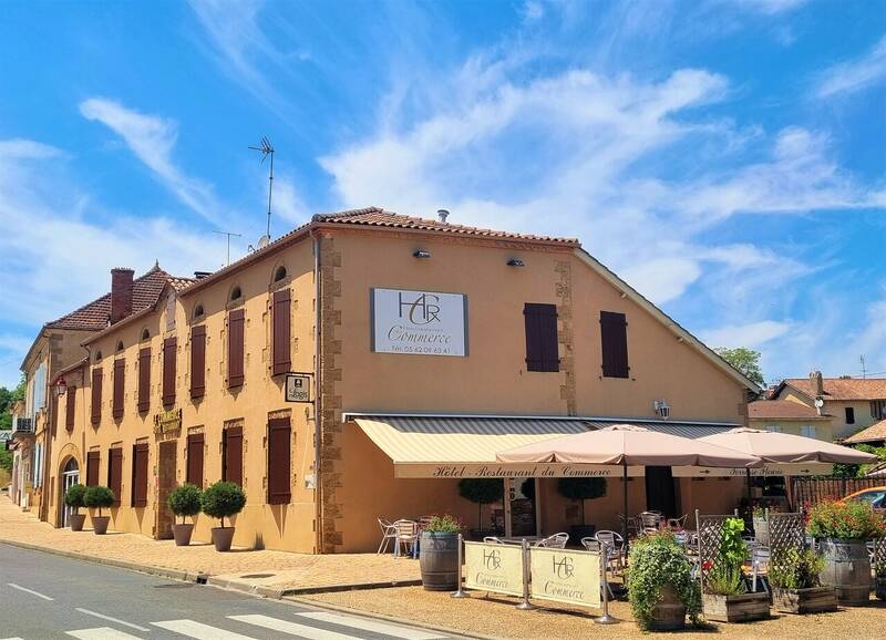 Restaurant du Commerce accepte les chiens à Estang