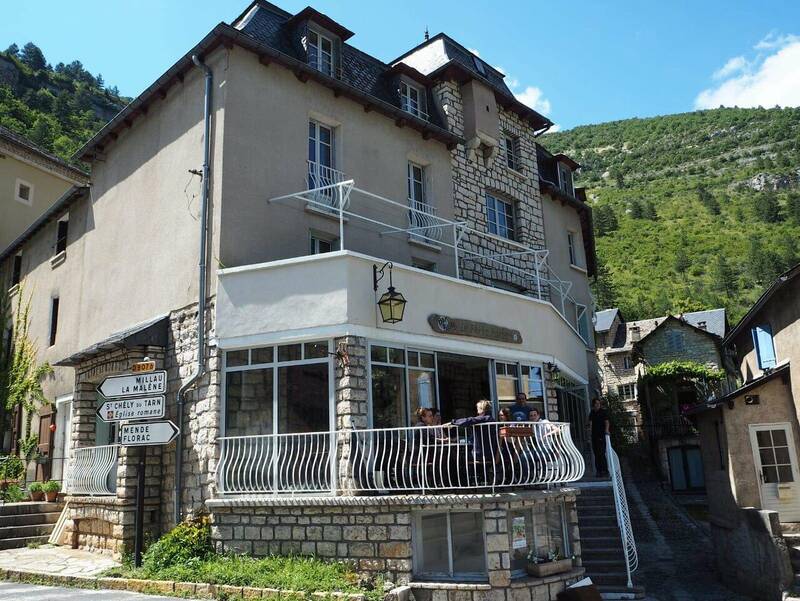 Le Petit Paris accepte les chiens à Sainte-Enimie