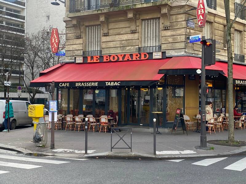 Le Boyard accepte les chiens à Paris