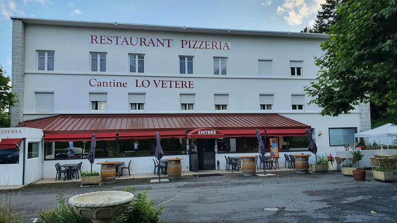 Cantine Lo Vetere accepte les chiens à Adé