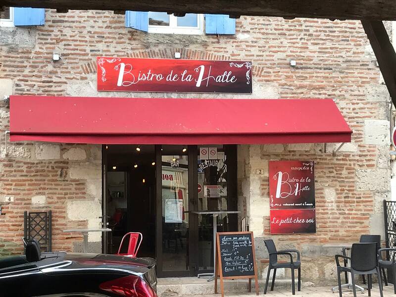 Bistro de la Halle accepte les chiens à Le Mas-d'Agenais