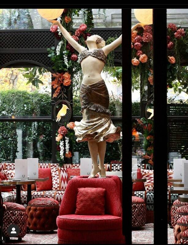 Les Poupées Russes accepte les chiens à Paris