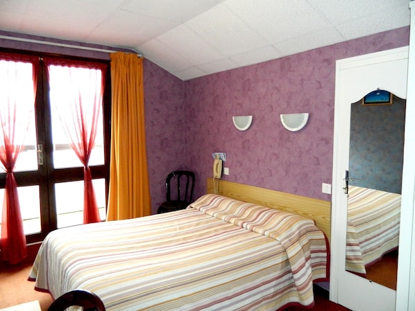 Logis Hôtel l'Elancèze accepte les chiens à Thiezac