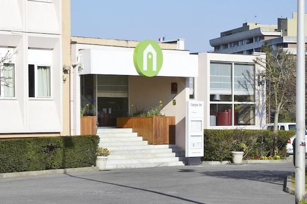 Campanile Creteil Centre accepte les chiens à Creteil