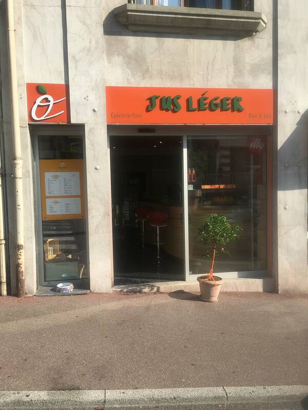 Jus Léger accepte les chiens à Évian-les-Bains