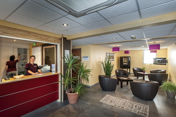 Brit Hotel Confort Villeneuve Sur Lot accepte les chiens à Bias