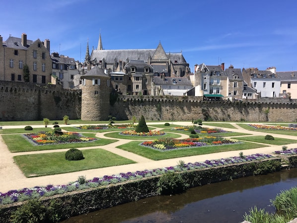 Quality Hotel La Marebaudiere accepte les chiens à Vannes