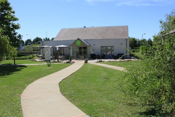 Hotel Campanile Besancon Nord - Ecole Valentin accepte les chiens à Ecole-Valentin
