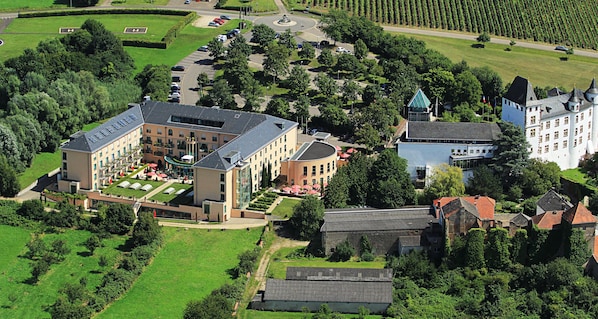 Victor's Residenz - Hotel Schloss Berg accepte les chiens à Perl