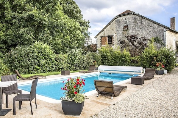 Hotel Restaurant La Grange du Relais accepte les chiens à Colombey-les-deux-Eglises