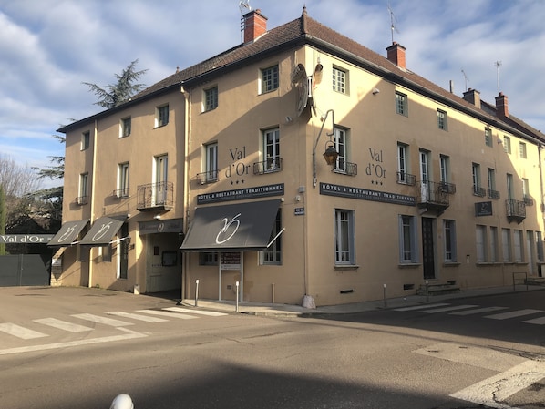Hôtellerie du Val d'Or accepte les chiens à Mercurey
