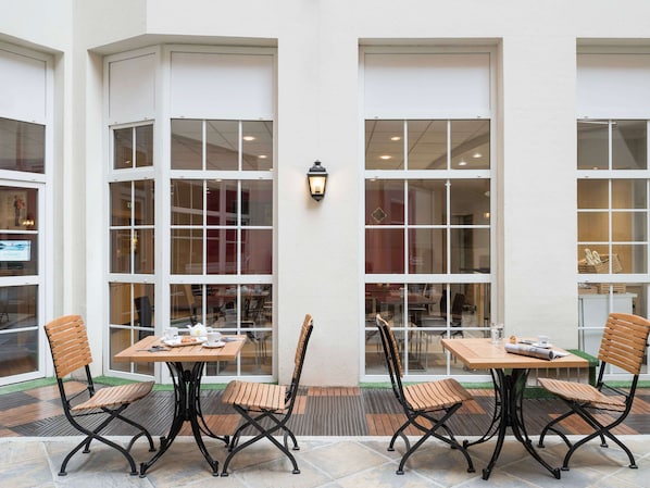 ibis Paris Ornano Montmartre Nord 18ème accepte les chiens à Paris