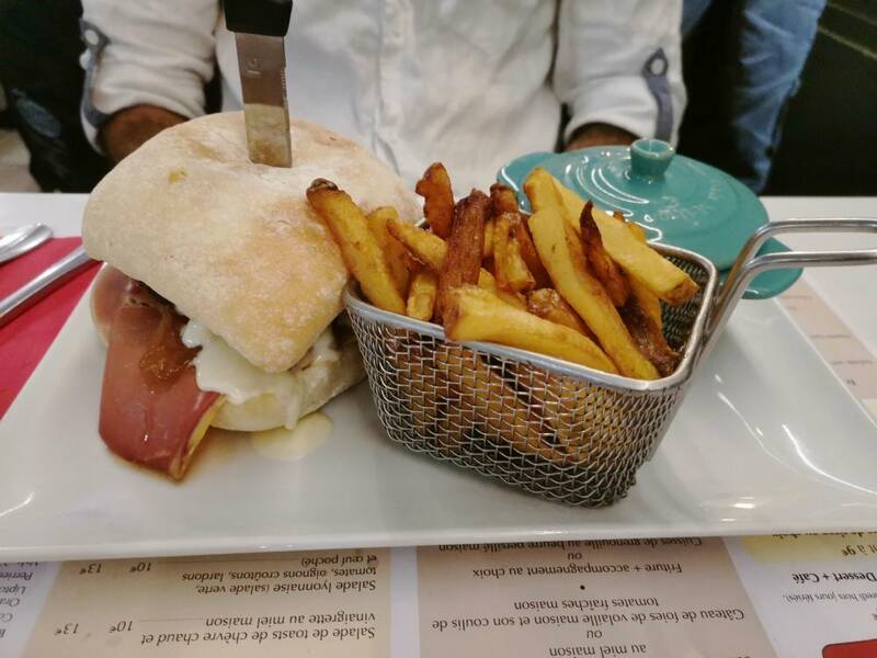 Le Picotin accepte les chiens à Andance