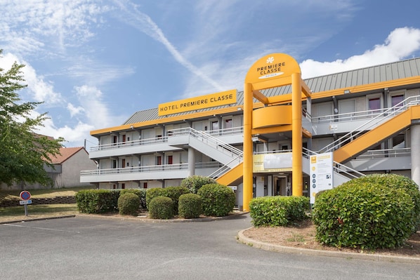 Première Classe La Ville-Du-Bois accepte les chiens à La Ville-du-Bois