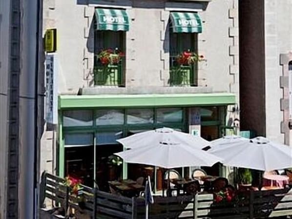 Le Relais des Remparts accepte les chiens à Allanche