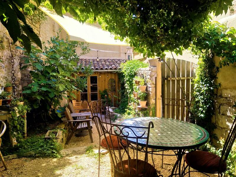 La Lolotte accepte les chiens à Saint-Antonin Noble Val