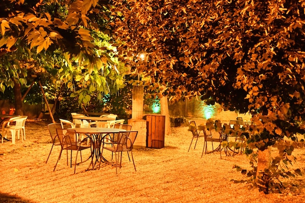 Hotellerie Notre Dame de Lumieres accepte les chiens à Goult