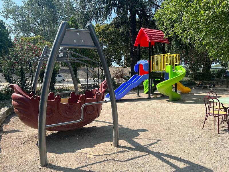 Camping Tartarin accepte les chiens à Tarascon