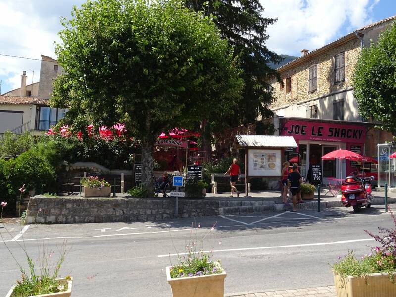 Joe Le Snacky accepte les chiens à La-Palud-sur-Verdon