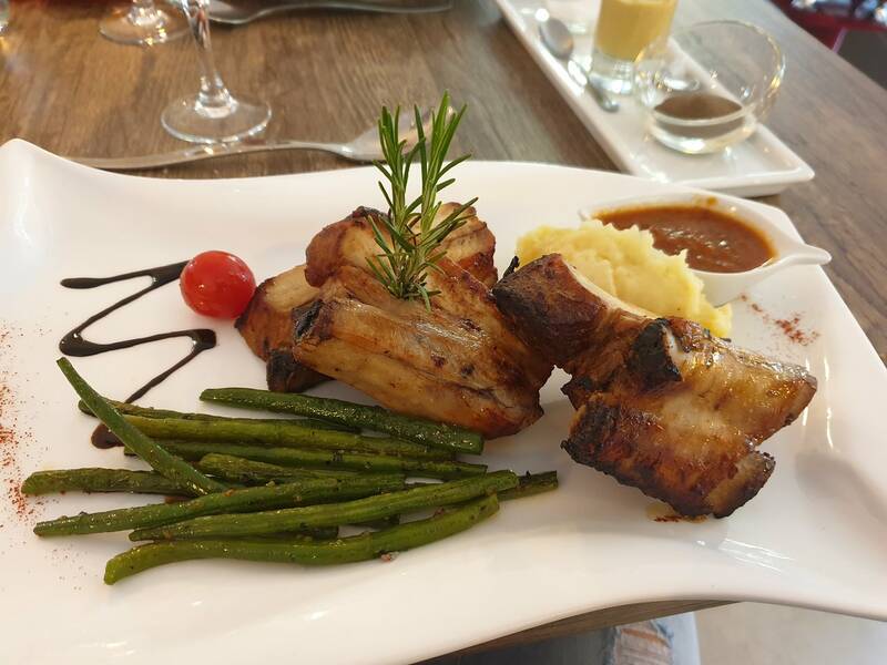 L'art De La Flamme accepte les chiens à Mourèze