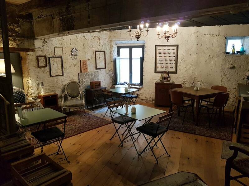 L'Atelier accepte les chiens à Caunes-Minervois