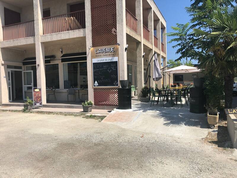 L'avenue accepte les chiens à Ghisonaccia