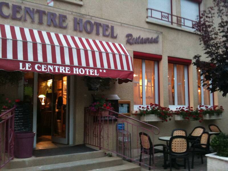 Restaurant Le Centre accepte les chiens à Comblanchien