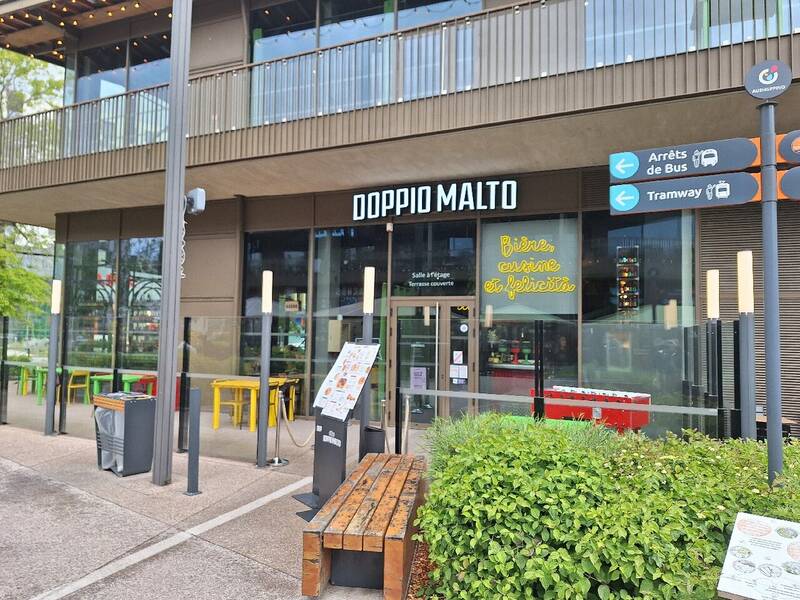 Doppio Malto Bordeaux-Lac accepte les chiens à Bordeaux