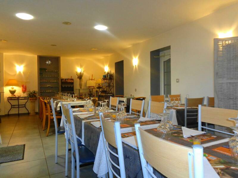 La bonne source accepte les chiens à Revin