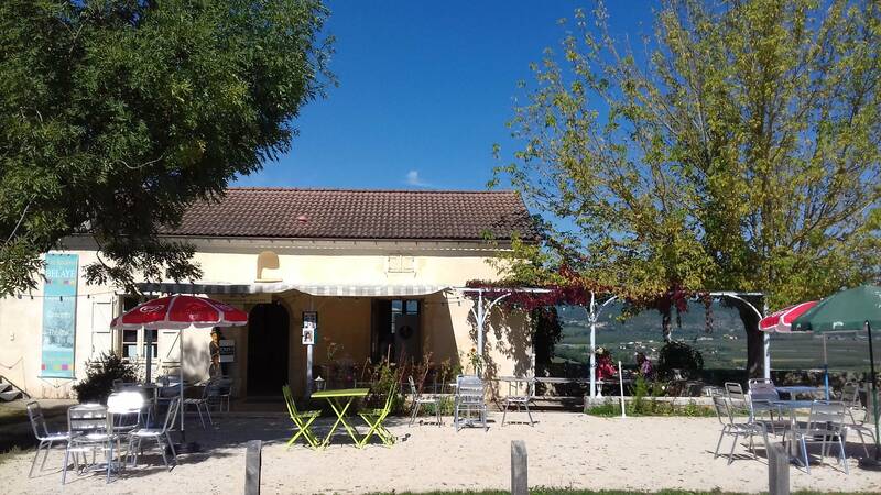 Le Couvent accepte les chiens à Belaye