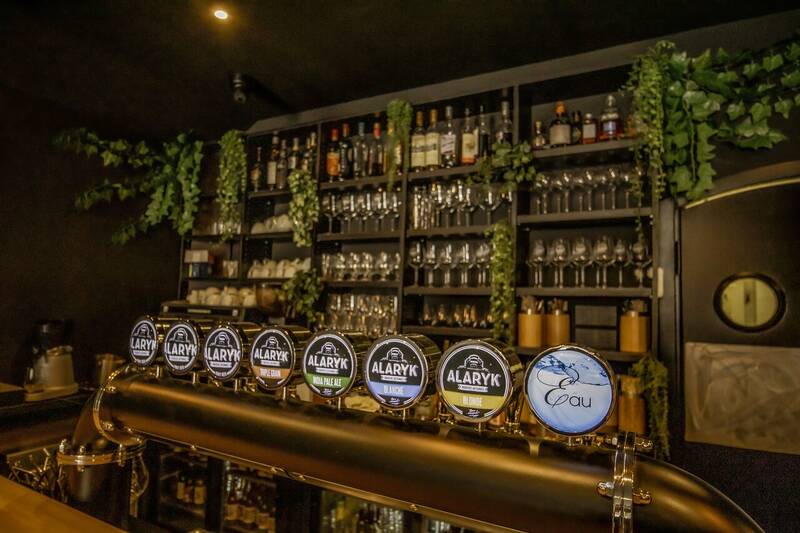 Le Charleston accepte les chiens à Clermont l'Herault