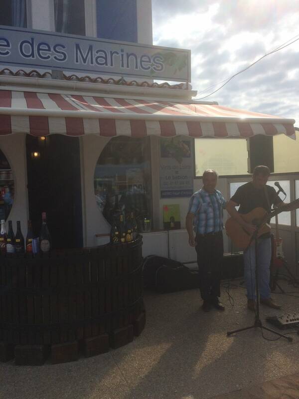 La cave des marines accepte les chiens à Saint-Hilaire-de-Riez