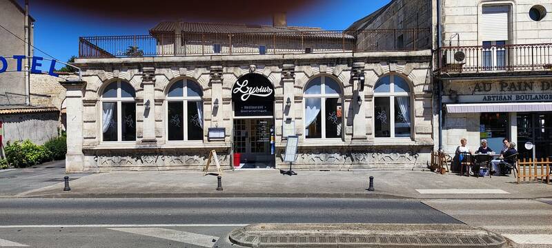 Restaurant du Cheval Blanc accepte les chiens à Saint-Maixent-l'Ecole