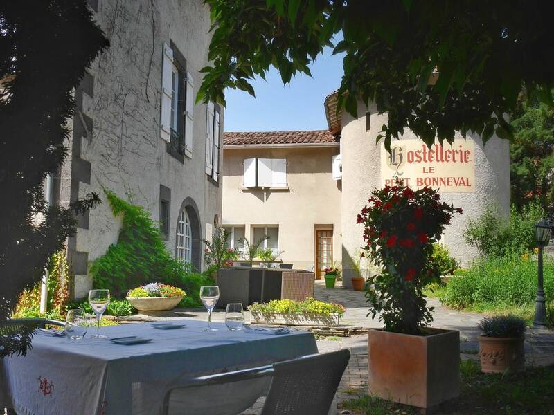 Hostellerie Le Petit Bonneval accepte les chiens à Perignat-Les-Sarlièves