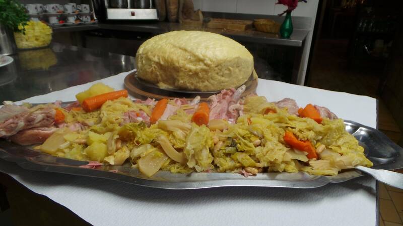 Restaurant Mourgues accepte les chiens à Peyrilles