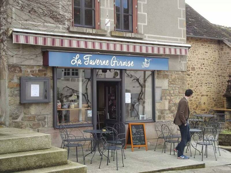 La Taverne Giroise accepte les chiens à Saint-Ceneri-le-Gerei