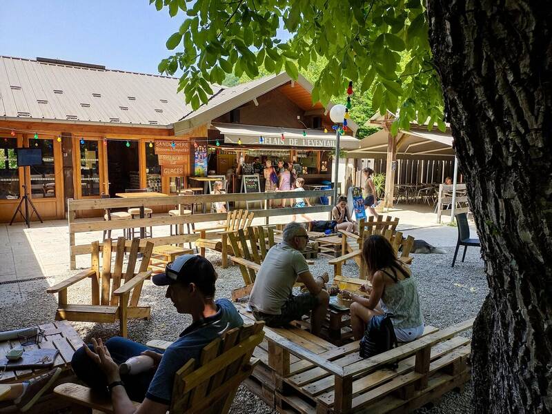 Bar Restaurant le Relais de l’éventail accepte les chiens à Ménétrux-en-Joux