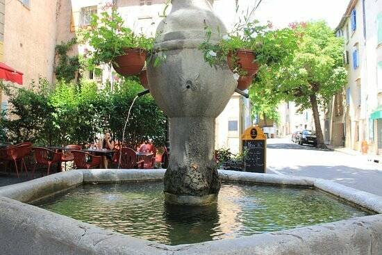 Le Bar du Caou accepte les chiens à Figanieres