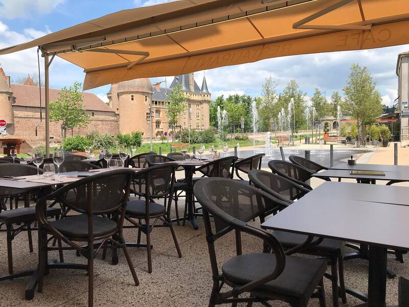 Les Terrasses du Château accepte les chiens à La Clayette