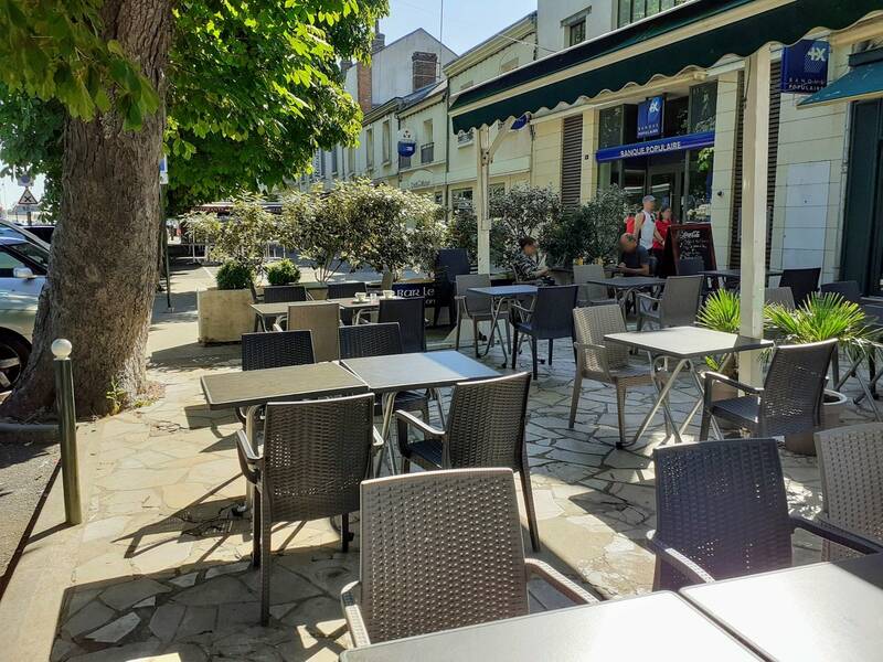 Café les Sports accepte les chiens à Amboise