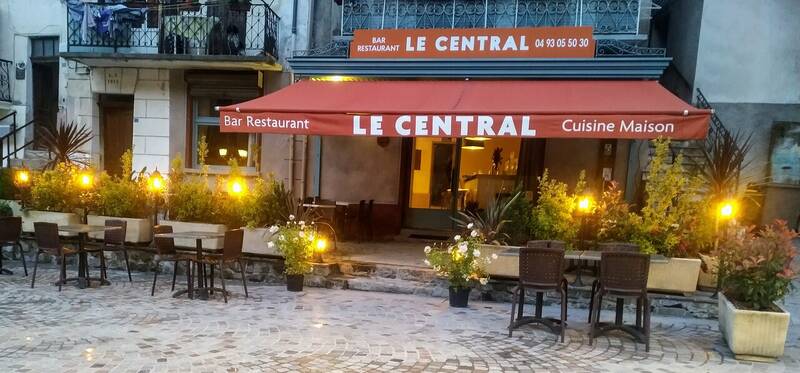 Le Central Restaurant accepte les chiens à Guillaumes