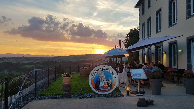 La Cure Gourmande accepte les chiens à Coren