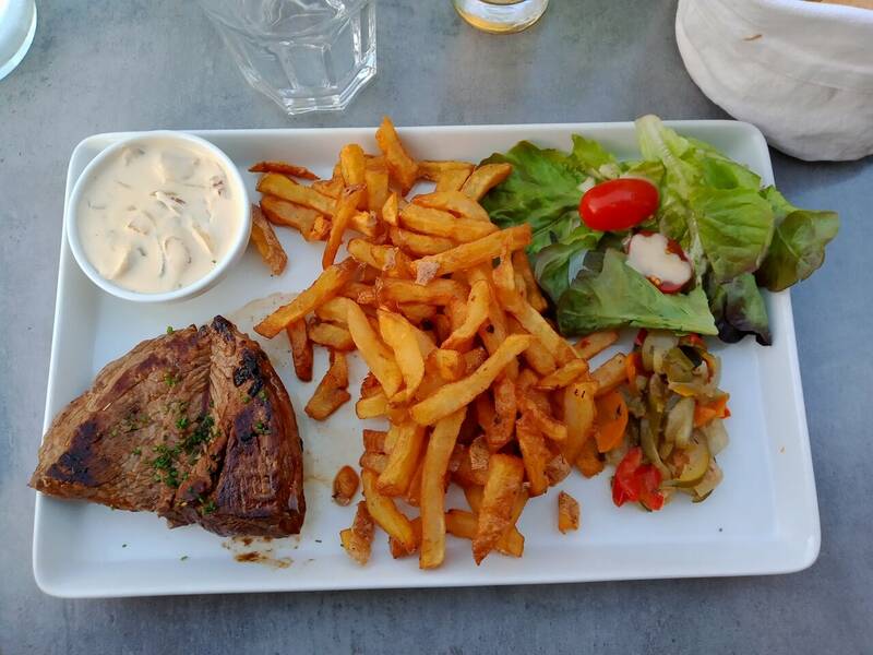 La Tour accepte les chiens à Fontaine-Francaise