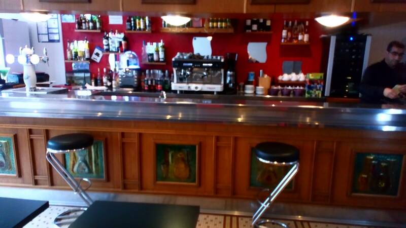 Chez Adra accepte les chiens à Prémery