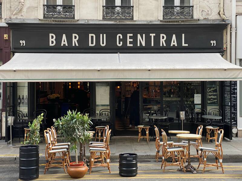 Bar Du Central - Saint-Dominique accepte les chiens à Paris