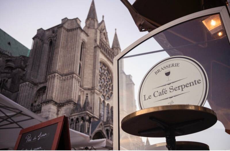 Le Café Serpente accepte les chiens à Chartres