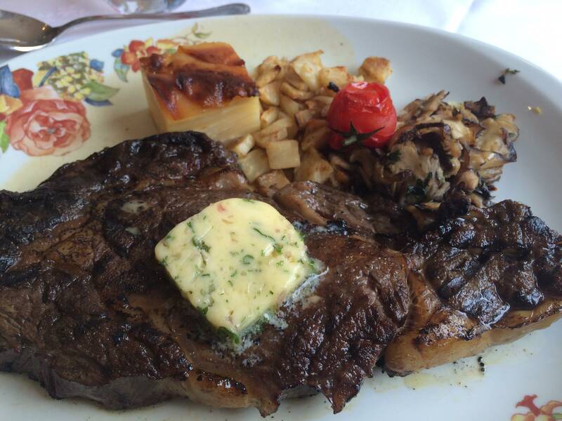 Le Cheval Blanc et Clovis accepte les chiens à Vouillé