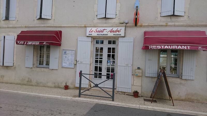 Le Saint André accepte les chiens à Saint-Andre-de-Lidon